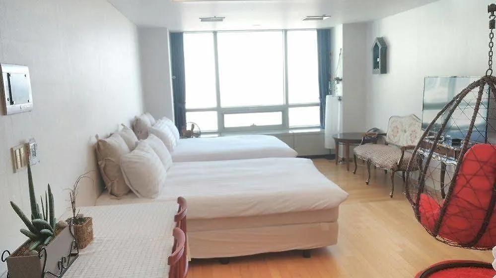 Incheon Airportel 2*,